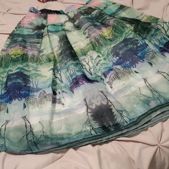Flirty nature skirt - Picture 2 of 5
